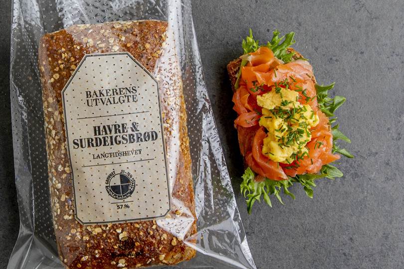 6 Laks og egg på havre- og surdeigsbrød_kompr.jpg