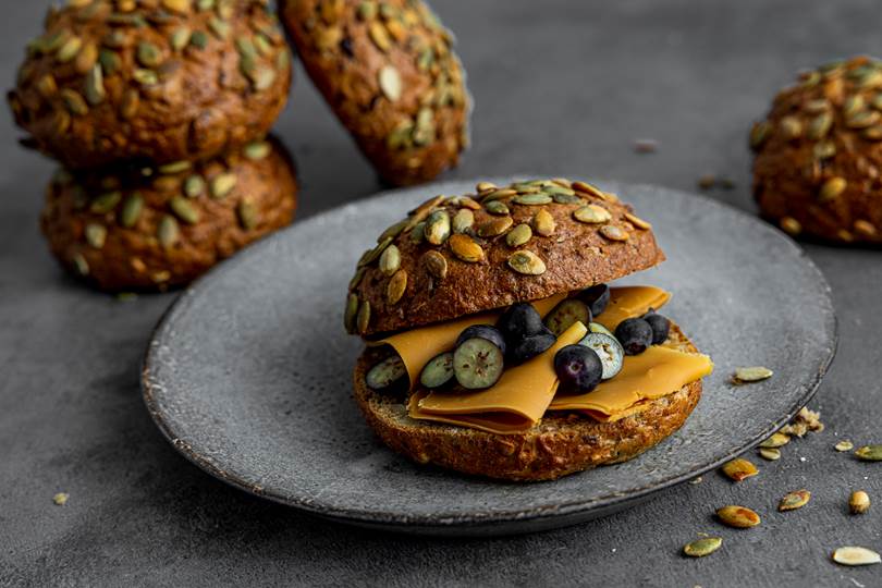 Müslistykke med brunost.JPG